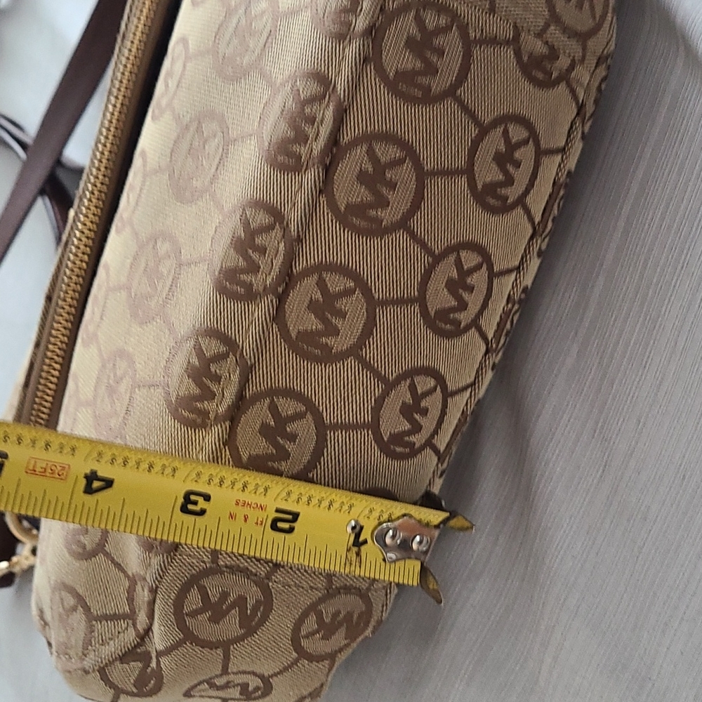 Authentic Michael kors cross body purse. - Picture 16 of 16